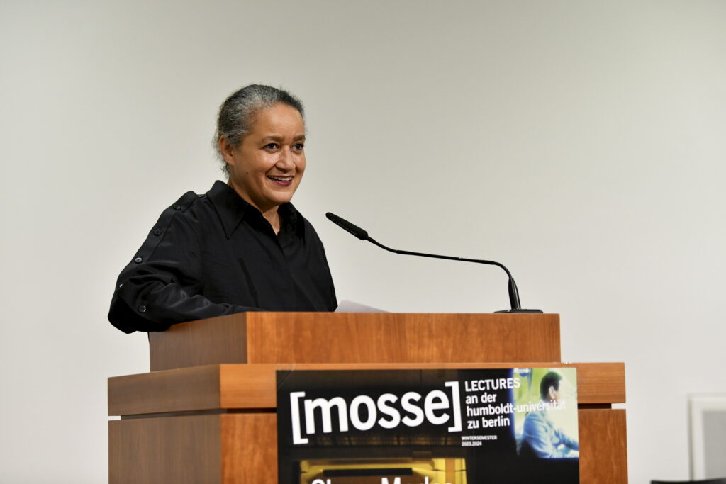 Ethel Matala de Mazza führt in den Abend ein | Mosse Lecture von Michael Hochgeschwender | © Niels Leiser für Mosse Lectures