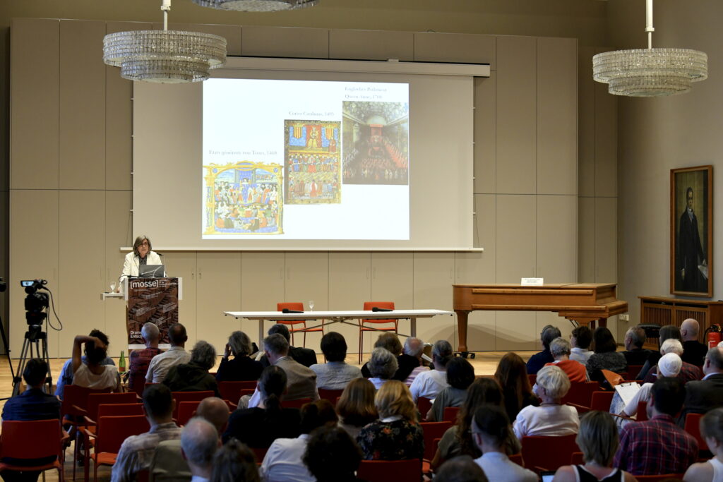 Das Publikum im Senatssaal verfolgt Barbara Stollberg-Rilingers Lecture | Mosse Lecture von Barbara Stollberg-Rilinger | © Niels Leiser für Mosse Lectures