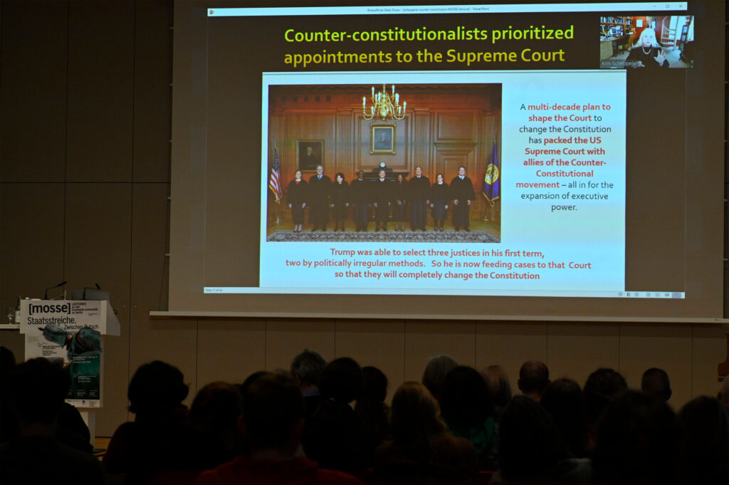 Kim Lane Scheppele bei ihrer Mosse Lecture zu Counter-Constitutions | Mosse Lecture von Kim Lane Scheppele | © Niels Leiser für Mosse Lectures