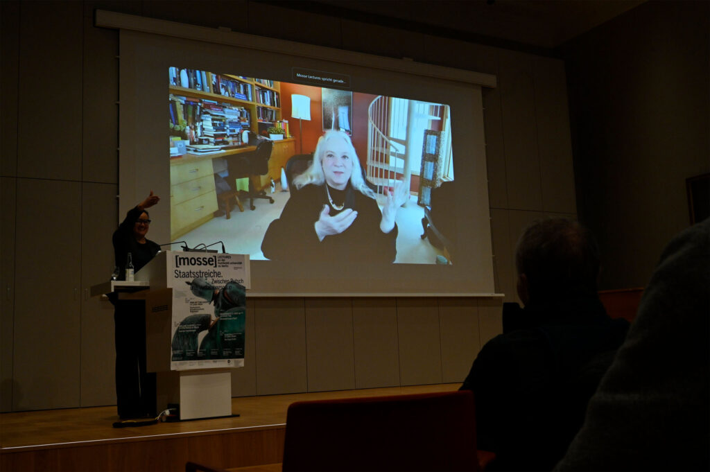 Kim Lane Scheppele im Gespräch mit dem Publikum | Mosse Lecture von Kim Lane Scheppele | © Niels Leiser für Mosse Lectures