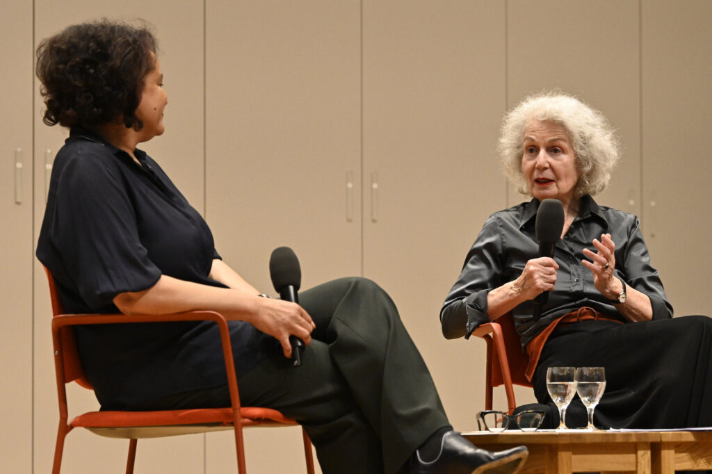 Heike Behrend und Ethel Matala de Mazza im Gespräch | Mosse Lecture von Heike Behrend | © Niels Leiser für Mosse Lectures