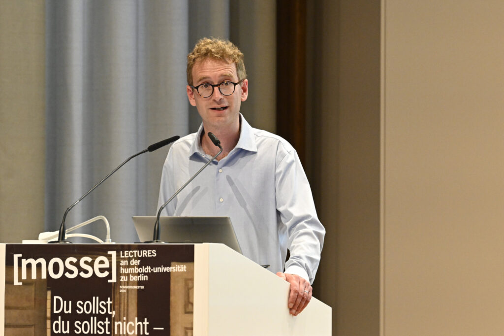 Adrian Daub während seines Vortrags | Mosse Lecture von Adrian Daub | © Niels Leiser für Mosse Lectures